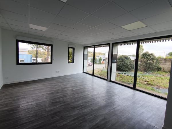 31850 MONDOUZIL LOCAL D'ACTIVITE + BUREAUX