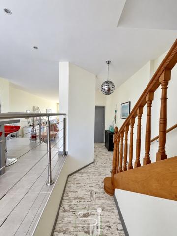 Maison 6 pièce(s) 4 chambre(s) 204 m²