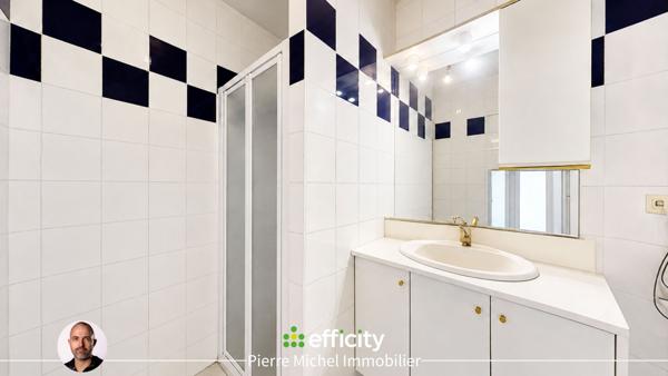Immeuble
        
        - 263 m² Exclusivité 350 000 € *