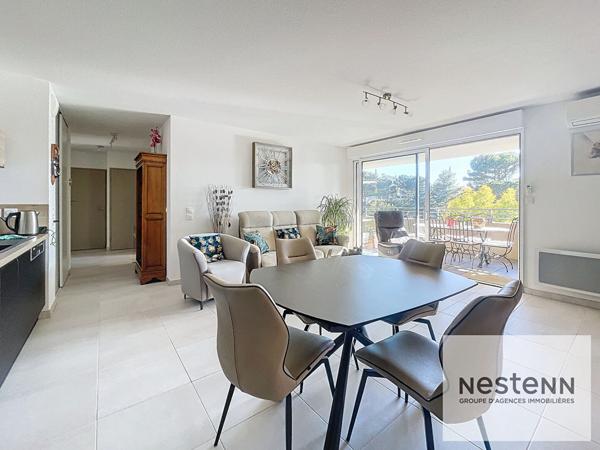 Fréjus - Superbe T3 en dernier étage avec terrasse, vue dégagée et double garage