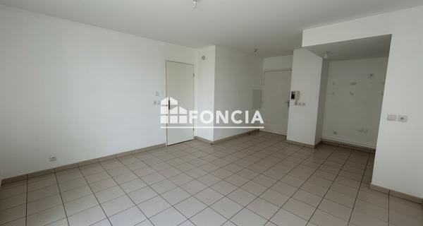 Location Appartement 2 pièces 41.79 m² - Savigny-le-temple 77176