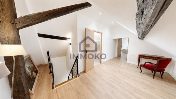 Superbe F4 lumineux et spacieux-Dernier étage-Vieille ville +++ Grand DUPLEX - 100 m² - Vielle Ville