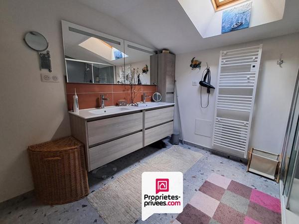 Ravissante maison rénovée  et  climatisée;  avec grange et jardin