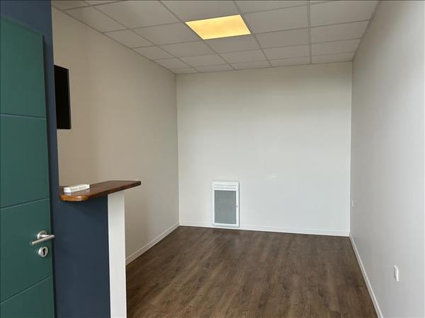 Local commercial à louer |  BLAYE |  1 pièce | 17 m²