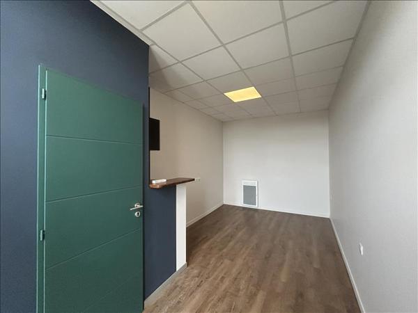 Local commercial à louer |  BLAYE |  1 pièce | 17 m²
