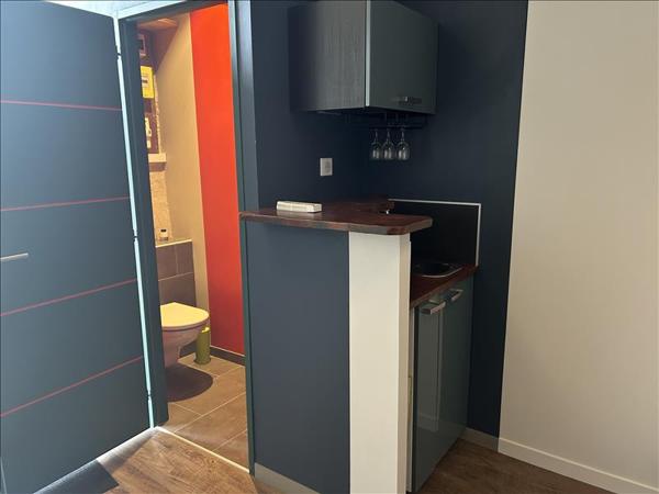 Local commercial à louer |  BLAYE |  1 pièce | 17 m²