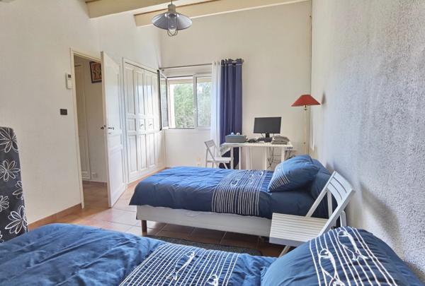 À Vendre - Superbe Propriété de Caractère avec Parc de 3 Hectares axe Uzès-Bagnols sur Cèze.