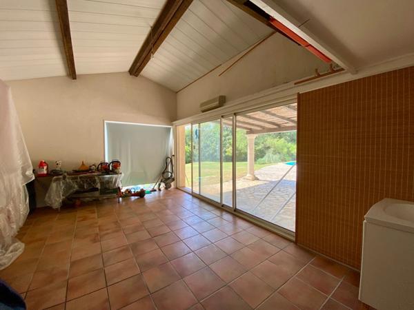 À Vendre - Superbe Propriété de Caractère avec Parc de 3 Hectares axe Uzès-Bagnols sur Cèze.
