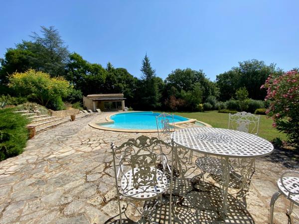 À Vendre - Superbe Propriété de Caractère avec Parc de 3 Hectares axe Uzès-Bagnols sur Cèze.