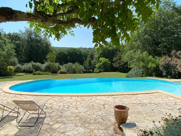 À Vendre - Superbe Propriété de Caractère avec Parc de 3 Hectares axe Uzès-Bagnols sur Cèze.