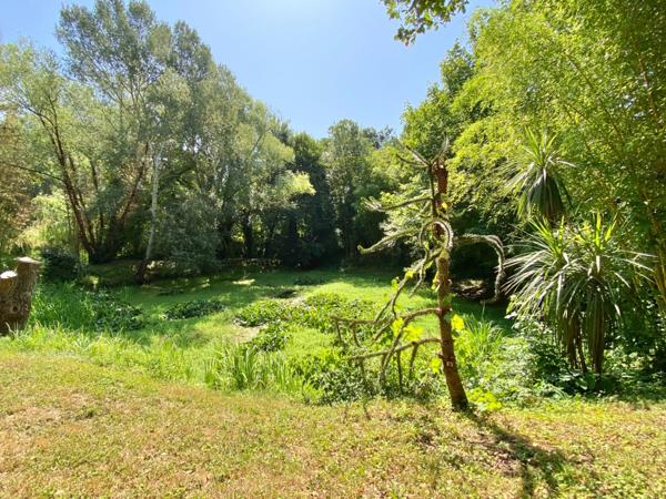 À Vendre - Superbe Propriété de Caractère avec Parc de 3 Hectares axe Uzès-Bagnols sur Cèze.