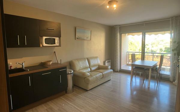 Appartement à vendre    3 pièces • 51 m2 Antibes
