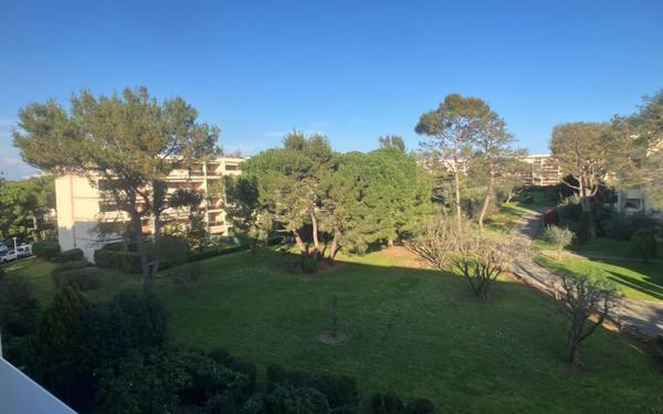 Appartement à vendre    3 pièces • 51 m2 Antibes