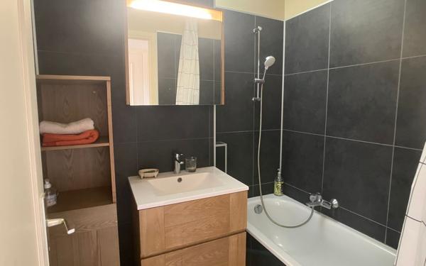 Appartement à vendre    3 pièces • 51 m2 Antibes