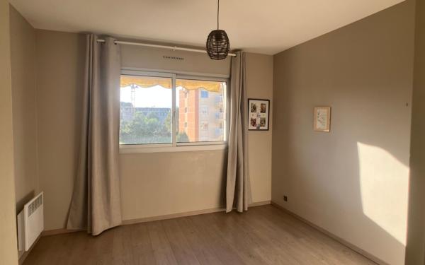 Appartement à vendre    3 pièces • 51 m2 Antibes
