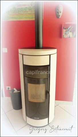 Maison contemporaine récente dans un quartier calme