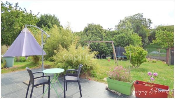 Maison contemporaine récente dans un quartier calme