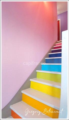 Maison contemporaine récente dans un quartier calme