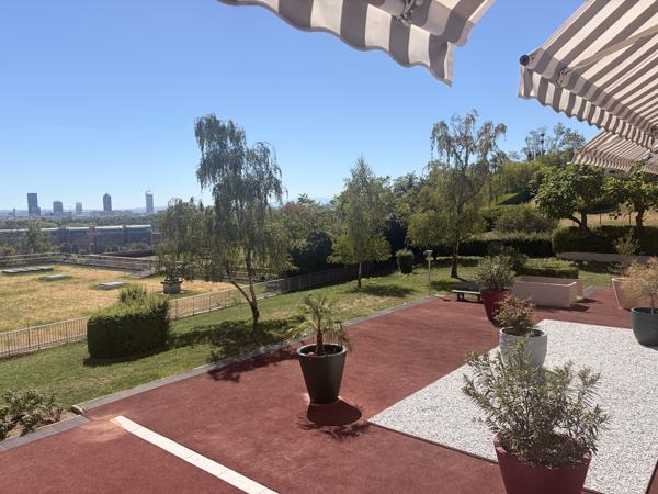 LOCATION 69300 CALUIRE ET CUIRE - T2 DANS RESIDENCE DE STANDING AVEC BALCON VUE PANORAMIQUE SUR LYON