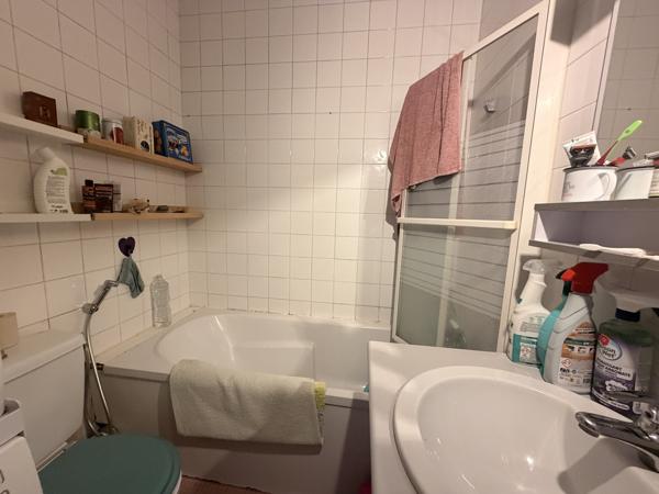 LOCATION 69300 CALUIRE ET CUIRE - T2 DANS RESIDENCE DE STANDING AVEC BALCON VUE PANORAMIQUE SUR LYON