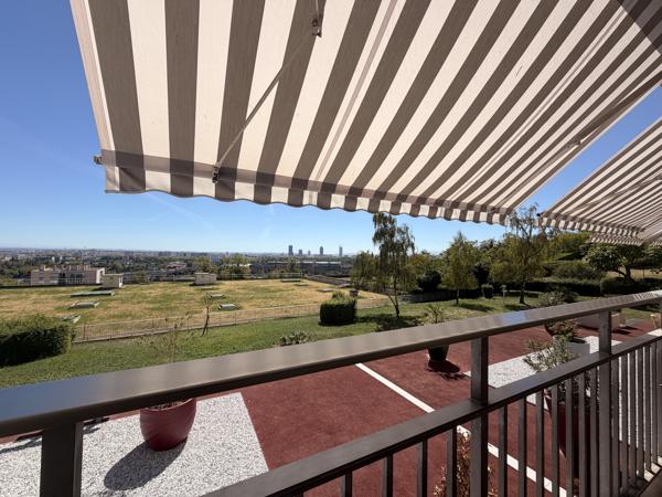 LOCATION 69300 CALUIRE ET CUIRE - T2 DANS RESIDENCE DE STANDING AVEC BALCON VUE PANORAMIQUE SUR LYON