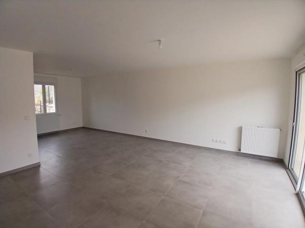 Location                                                      Maison de village
                        
                     4 pièces                      70 m2                     à Toury