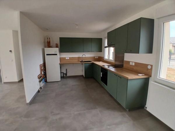 Location                                                      Maison de village
                        
                     4 pièces                      70 m2                     à Toury
