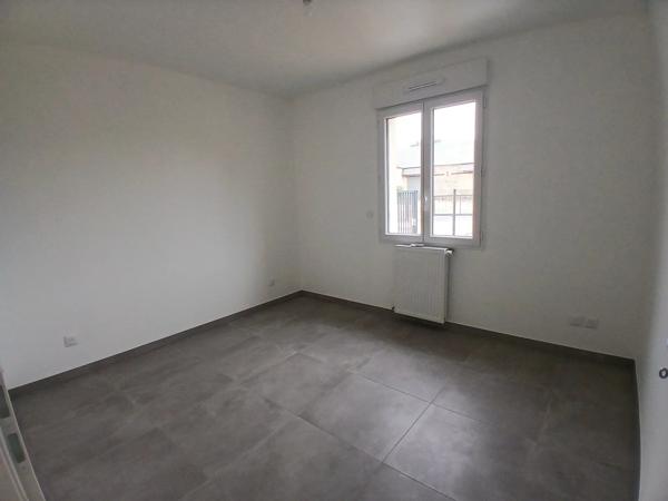 Location                                                      Maison de village
                        
                     4 pièces                      70 m2                     à Toury