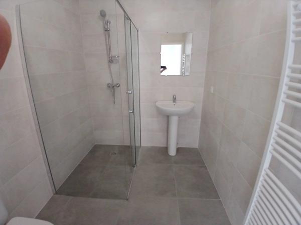 Location                                                      Maison de village
                        
                     4 pièces                      70 m2                     à Toury