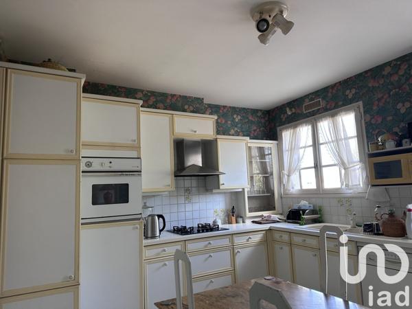 Maison 5 pièces de 130 m² à Les Sorinières (44840)