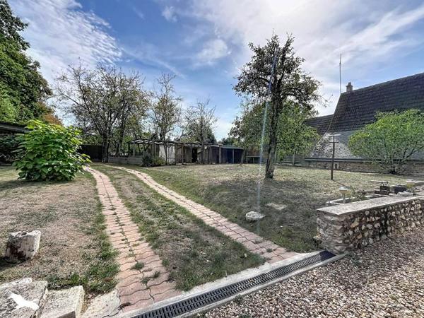 Maison à vendre 171 359 € Saint-Flovier 5 p 128 m² DPE D