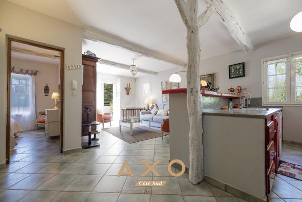 MEYRARGUES - MAISON - DEPENDANCE - TERRAIN 4 250 M2 -  PISCINE - GARAGES - 1 150 000