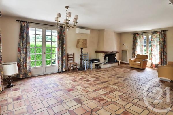 Maison à vendre  5 pièces - 152 m 2   ETRECHY  - 91