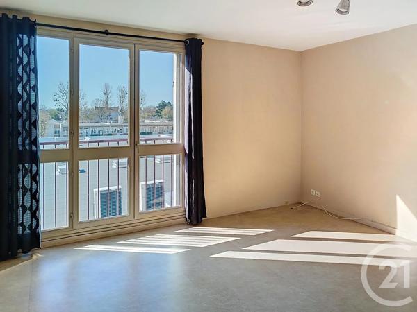 Appartement F4 à vendre  4 pièces - 72,72 m 2   STE GENEVIEVE DES BOIS  - 91