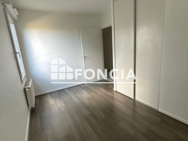 Location Appartement 4 pièces 89.9 m² - 20 AVENUE DE LA TABLE DE PIERR Francheville 69340