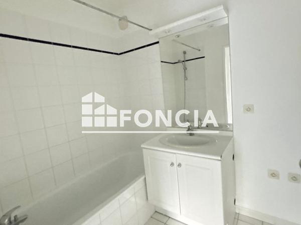 Location Appartement 4 pièces 89.9 m² - 20 AVENUE DE LA TABLE DE PIERR Francheville 69340