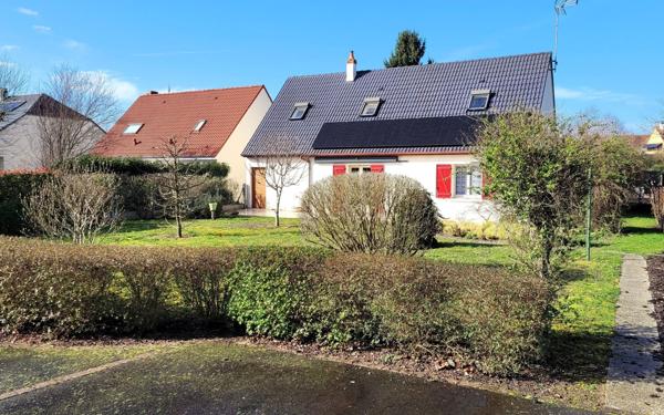 Maison à vendre    5 pièces •  Saint-Jean-de-la-Ruelle