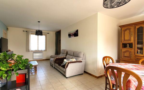 Maison à vendre    5 pièces •  Saint-Jean-de-la-Ruelle