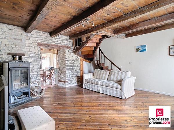 Maison en pierre  Courchaton 5 pièces 138 m2 + dépendance 90 m2