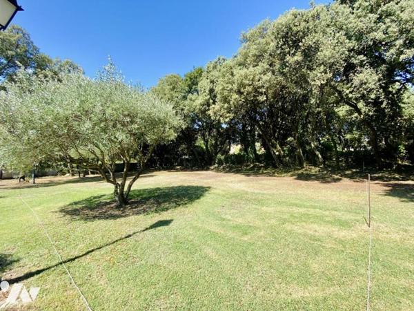 TAB viabilisé, calme et hors lotissement, 577m²