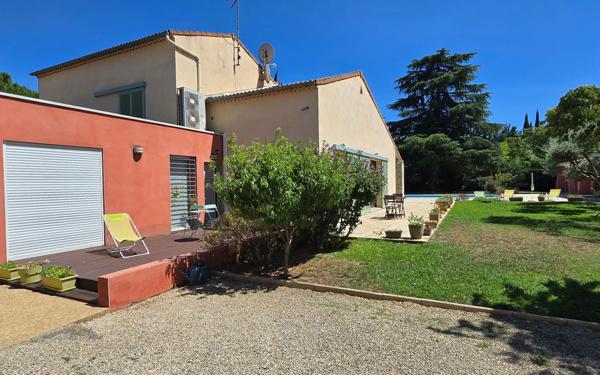 Maison à vendre    6 pièces • 220 m2 Caissargues