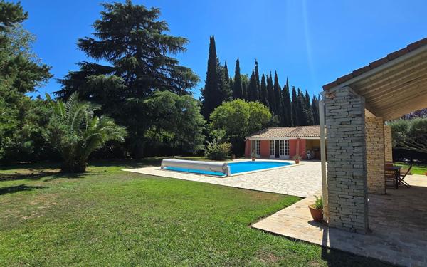 Maison à vendre    6 pièces • 220 m2 Caissargues