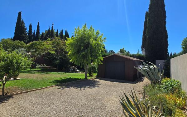 Maison à vendre    6 pièces • 220 m2 Caissargues