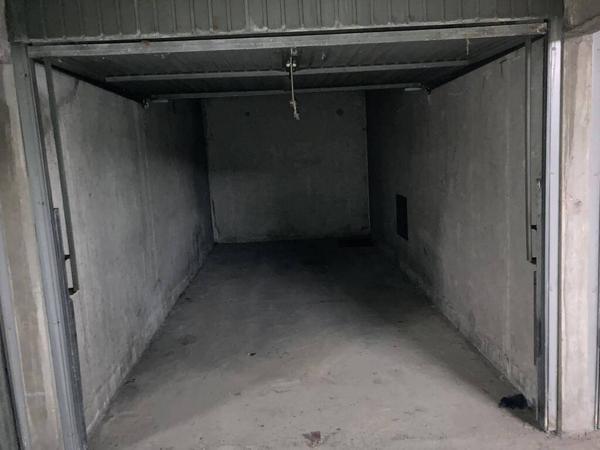 Garage à Louer à LA COTONNE