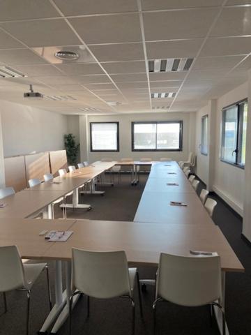 À LOUER – Bureau privatif 32 m² au sein d’un centre d’affaires dynamique – Montpellier Garosud