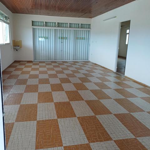 Grand villa fort potentiel.