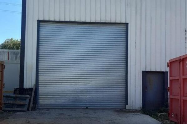 Location - LOCAL D'ACTIVITE 600 m 2
