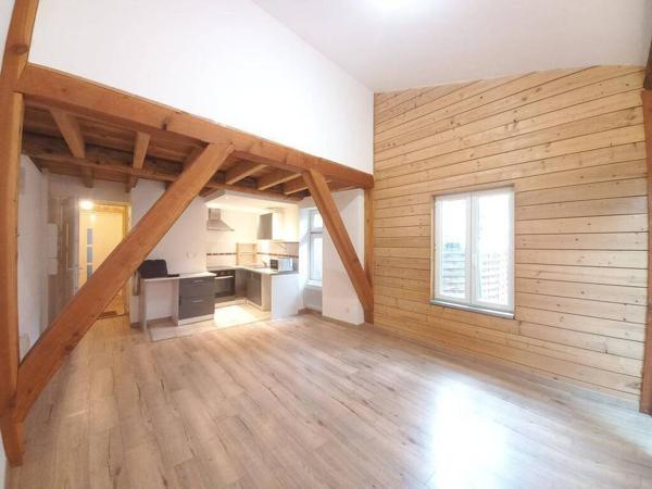 Appartement rénové dans petite copropriété