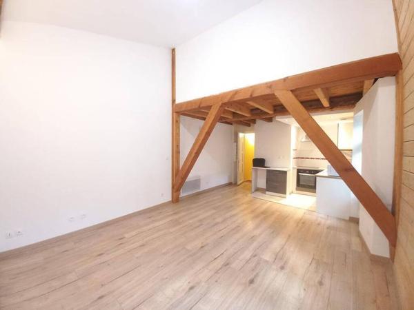 Appartement rénové dans petite copropriété
