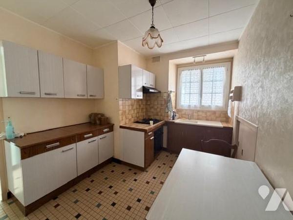 ENSEMBLE DE DEUX MAISONS